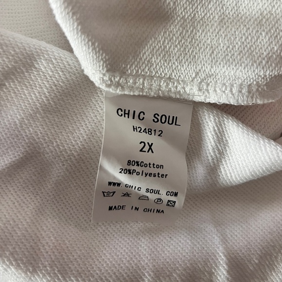 Chic Soul White Sweatshirt with Pink XOXO 2x - Picture 5 of 10